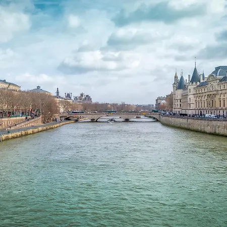 Place De La Concorde - Palais Royal Paris